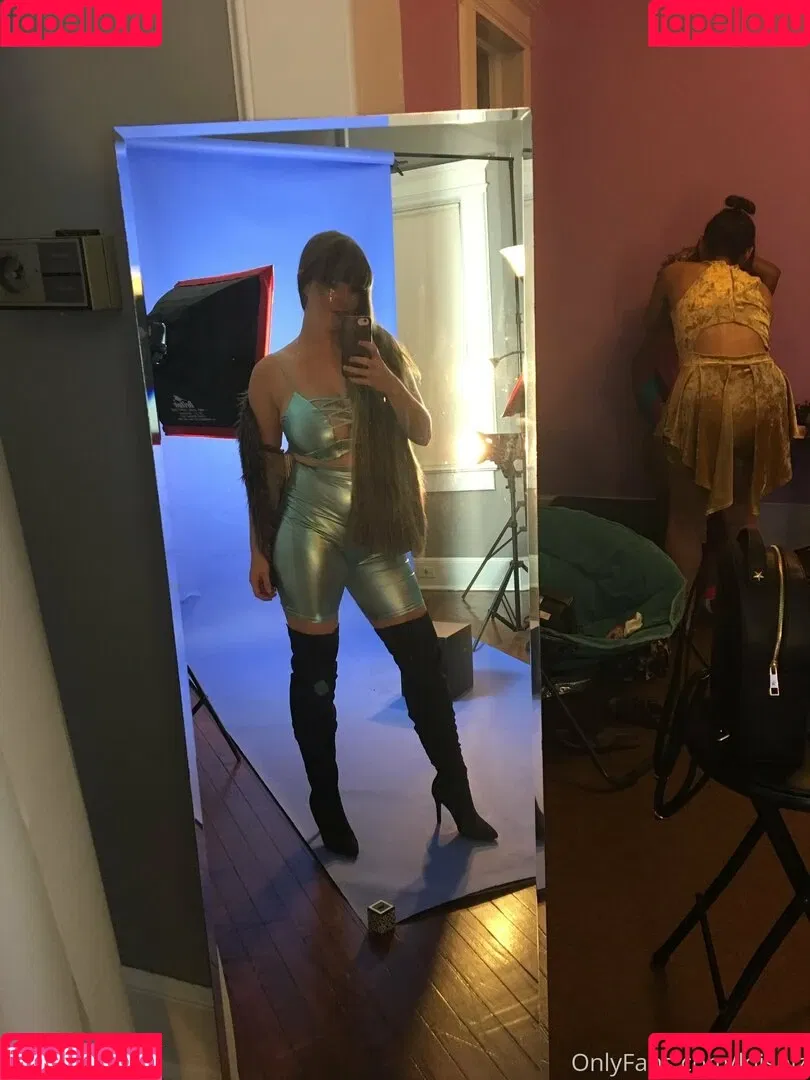 loisplz / lomeinnoodles19 Onlyfans Photo Gallery 