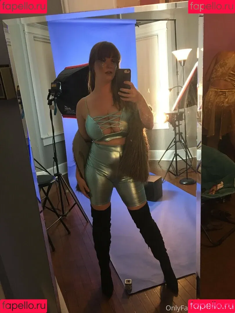 loisplz / lomeinnoodles19 Onlyfans Photo Gallery 