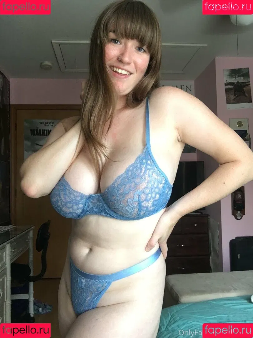 loisplz / lomeinnoodles19 Onlyfans Photo Gallery 