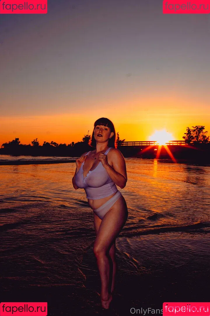 loisplz / lomeinnoodles19 Onlyfans Photo Gallery 