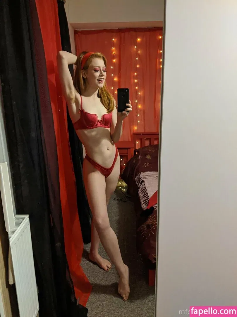 lunaroux / mslunaroux Onlyfans Photo Gallery 