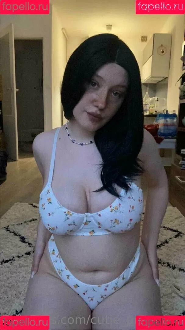 cutie_pie_mary / cutiepiemary / itsmeyourmary Onlyfans Photo Gallery 