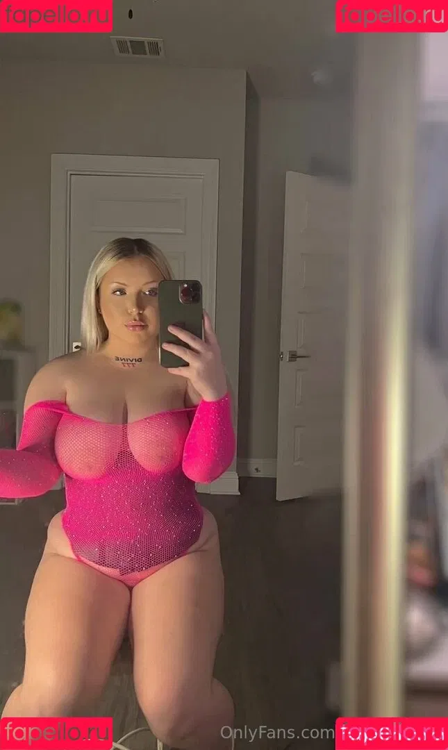 karmaalexis / karmaalexiscampbell Onlyfans Photo Gallery 
