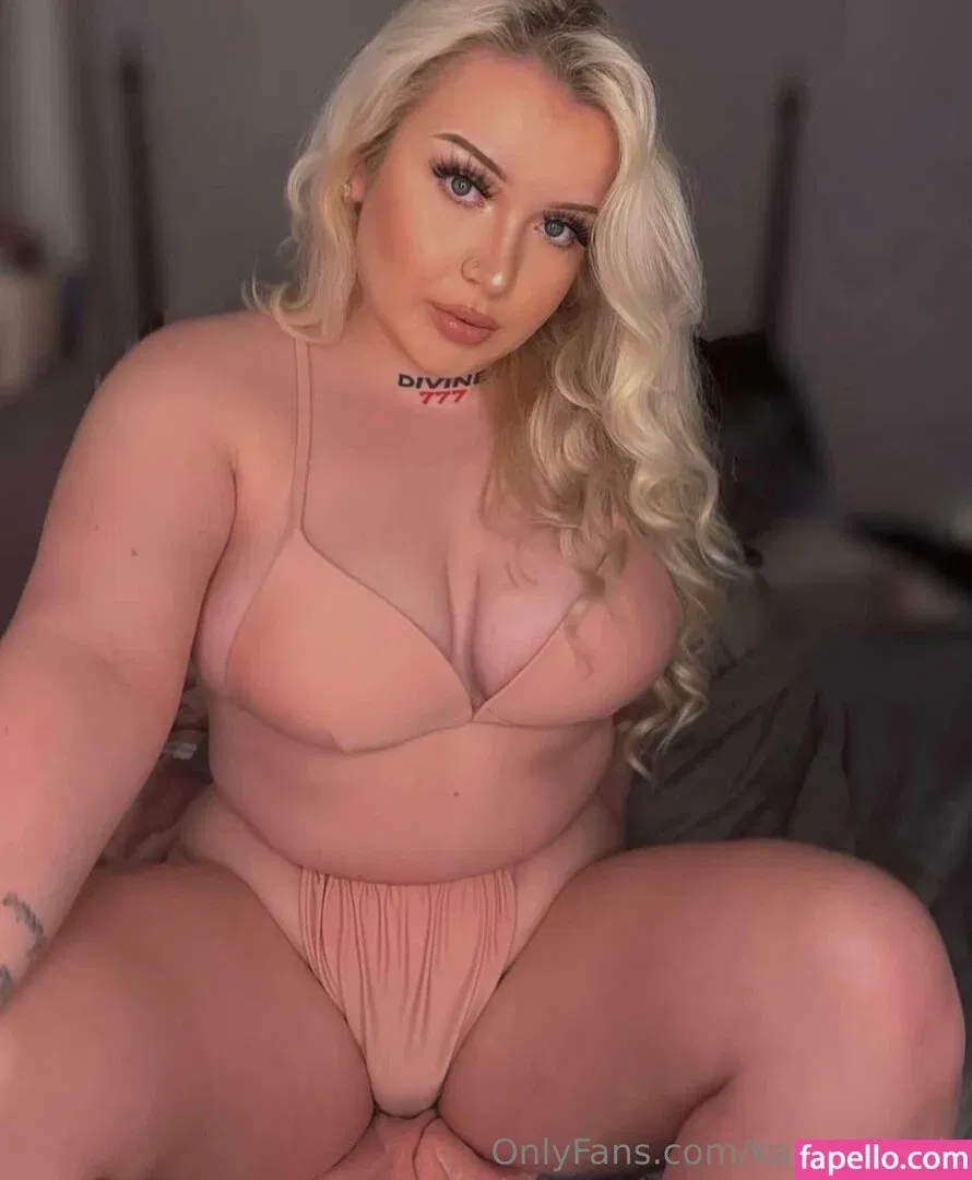 karmaalexis / karmaalexiscampbell Onlyfans Photo Gallery 