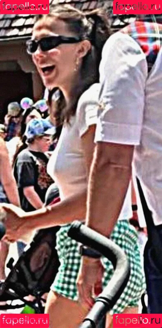 Millie Bobby Brown / milliebobbybrown Onlyfans Photo Gallery 