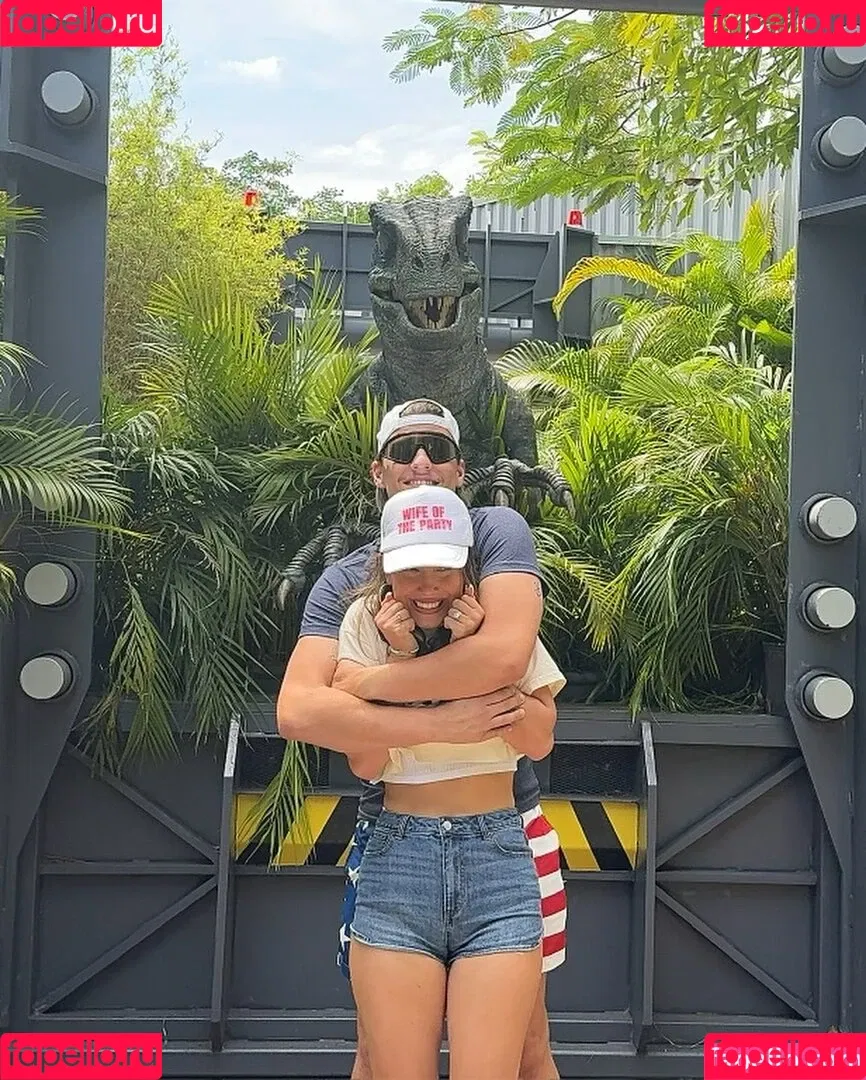 Millie Bobby Brown / milliebobbybrown Onlyfans Photo Gallery 