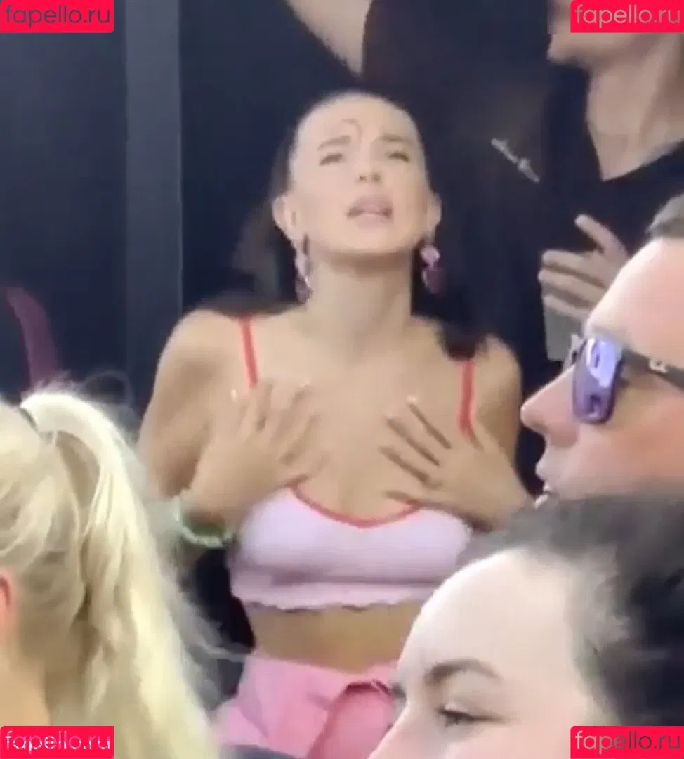 Millie Bobby Brown / milliebobbybrown Onlyfans Photo Gallery 
