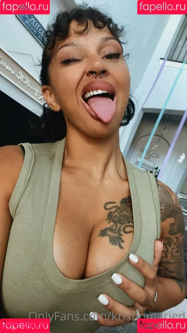 Kris Marie / krismariee / krismarietv Onlyfans Photo Gallery 