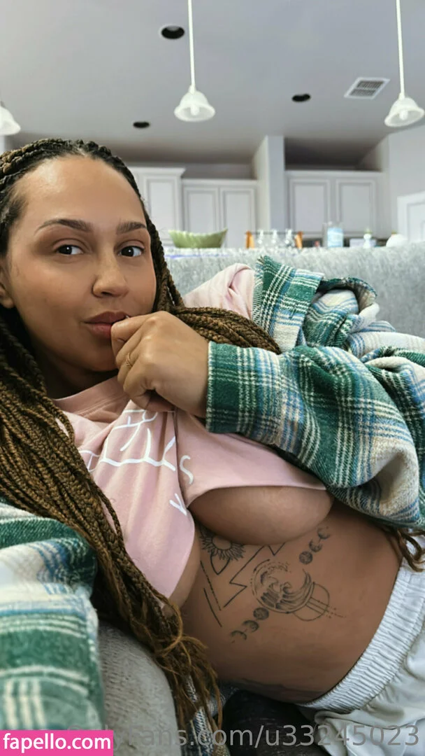 Kris Marie / krismariee / krismarietv Onlyfans Photo Gallery 