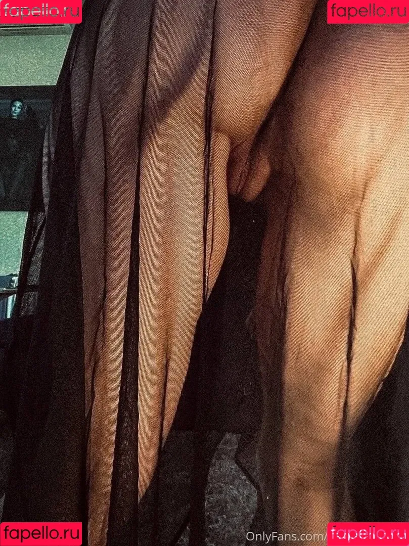 AbsoluteElena / Elena Ptena / Hot Mum / elenaabsolute Onlyfans Photo Gallery 
