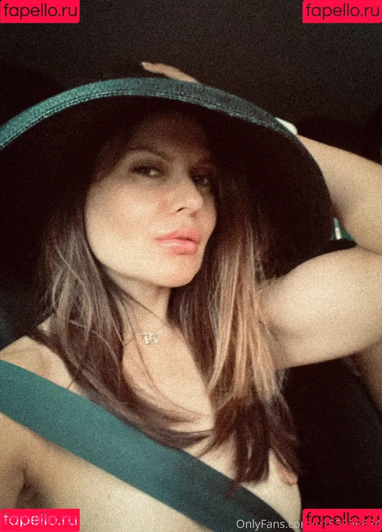 AbsoluteElena / Elena Ptena / Hot Mum / elenaabsolute Onlyfans Photo Gallery 