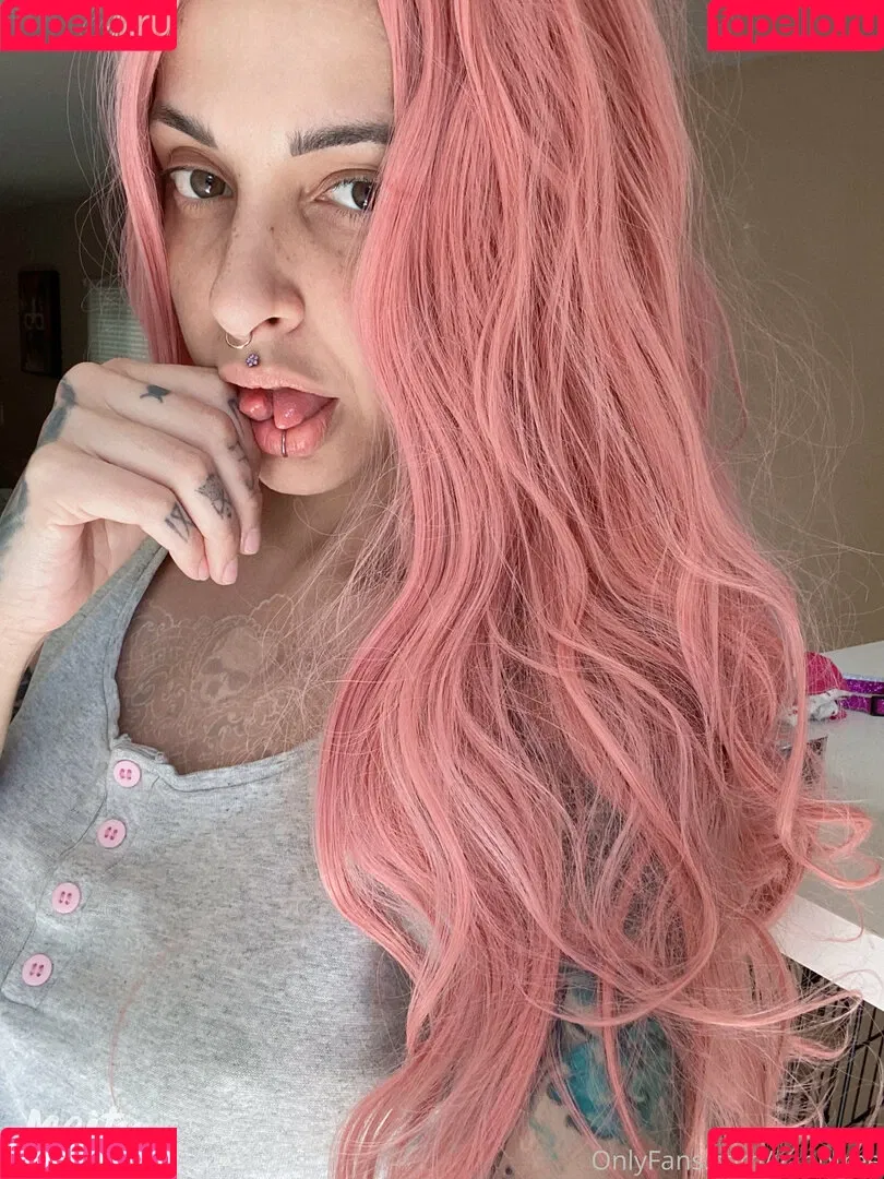 vanphell / vanthill_r Onlyfans Photo Gallery 