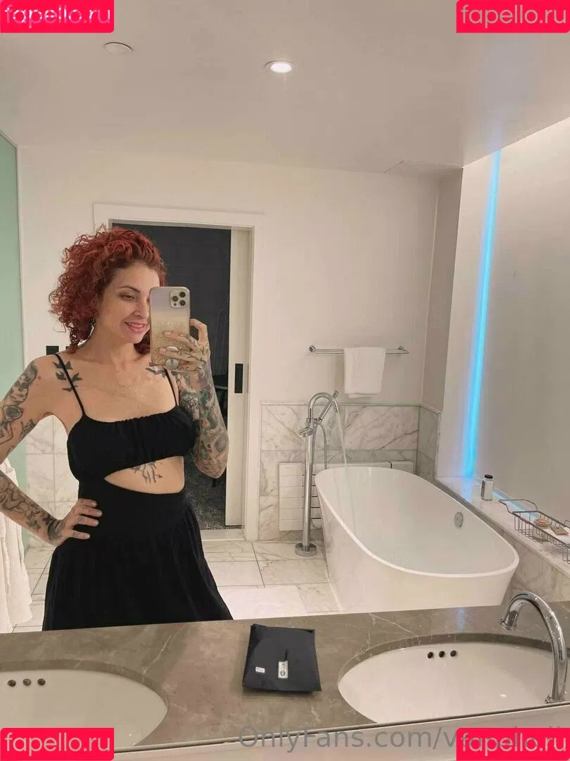 vanphell / vanthill_r Onlyfans Photo Gallery 