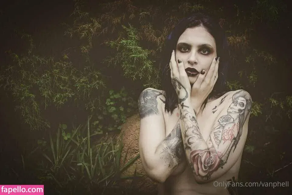 vanphell / vanthill_r Onlyfans Photo Gallery 