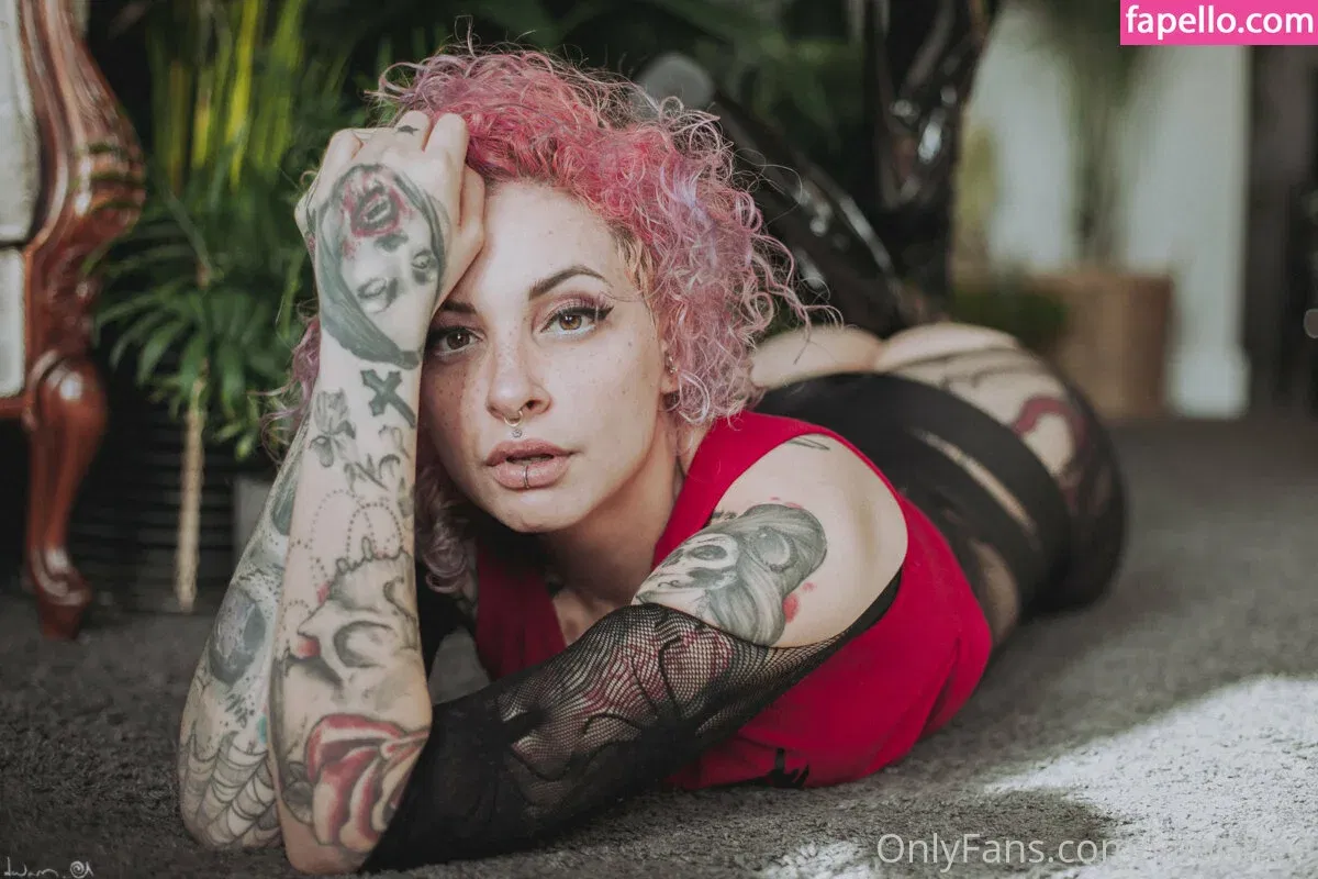 vanphell / vanthill_r Onlyfans Photo Gallery 