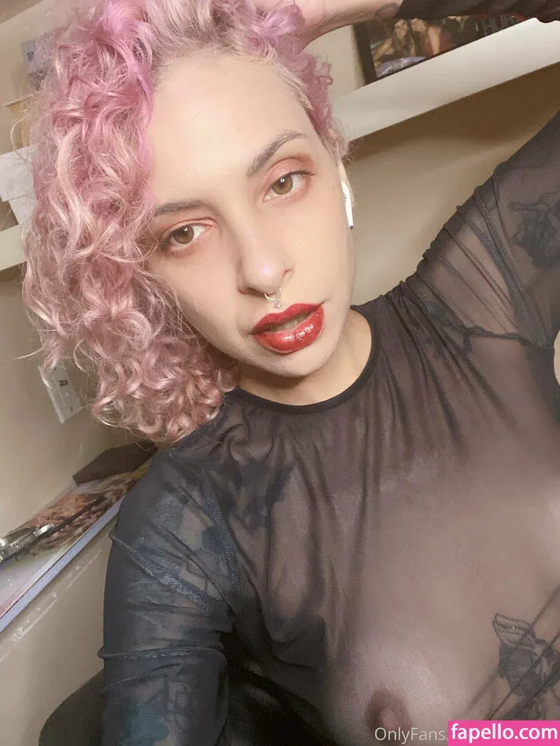 vanphell / vanthill_r Onlyfans Photo Gallery 