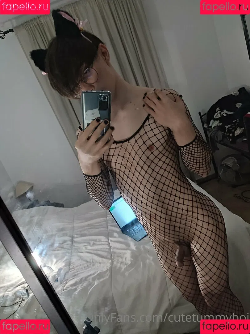 cutetummyboi / timmy_2_cute_uwu Onlyfans Photo Gallery 