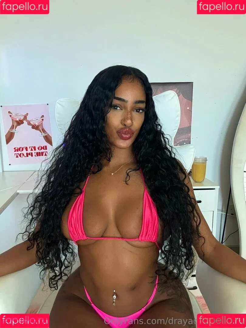 Freckles / cloudydonna / drayadominicana Onlyfans Photo Gallery 