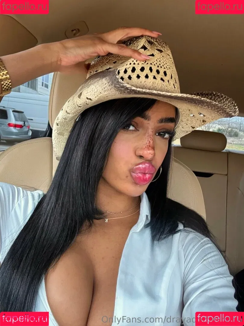 Freckles / cloudydonna / drayadominicana Onlyfans Photo Gallery 
