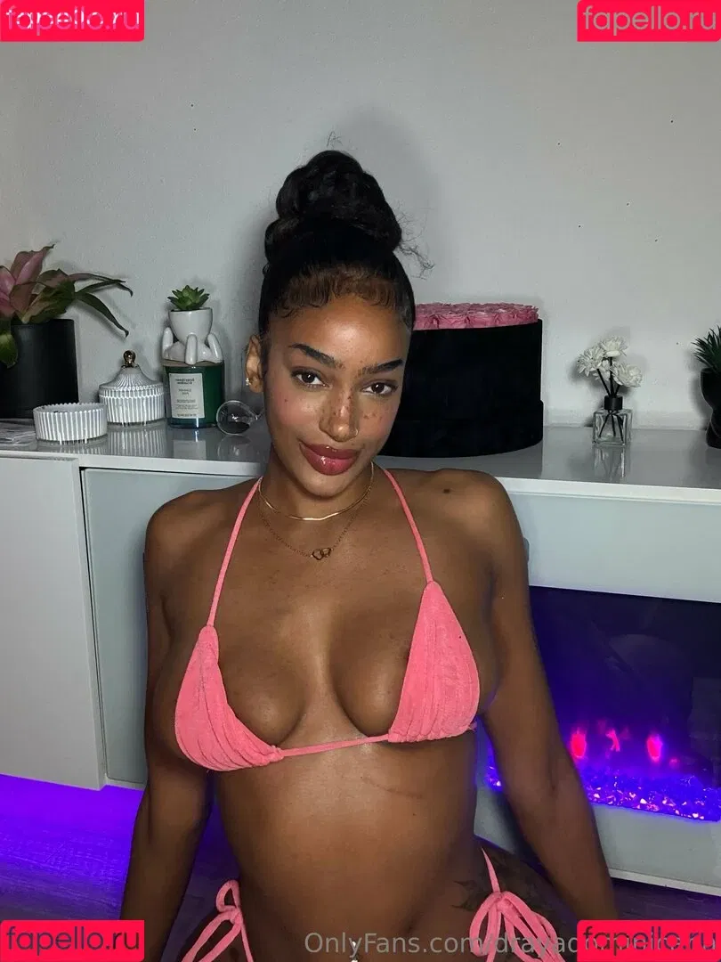 Freckles / cloudydonna / drayadominicana Onlyfans Photo Gallery 