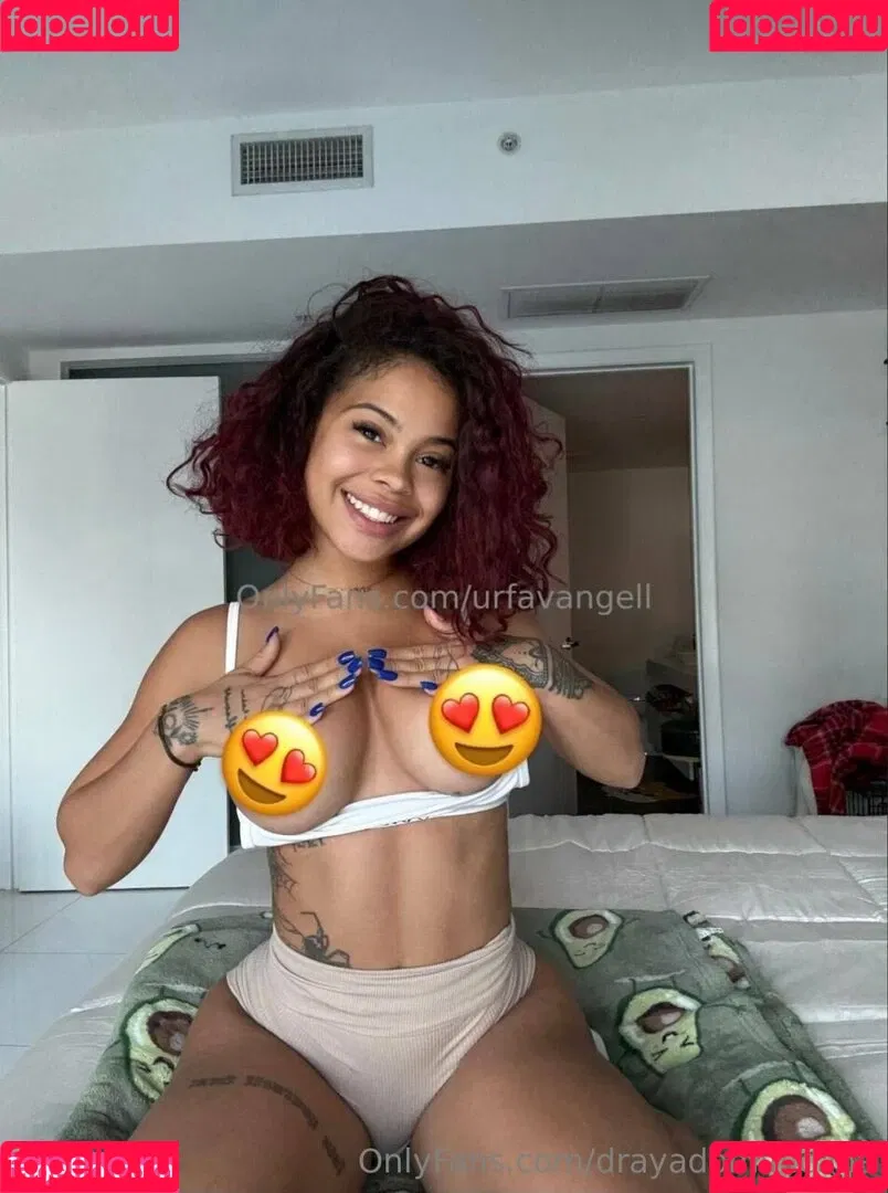 Freckles / cloudydonna / drayadominicana Onlyfans Photo Gallery 
