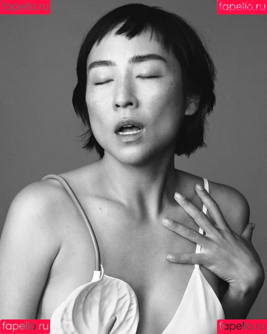 Greta Lee / g-leeboudoir / gretaleeunofficially Onlyfans Photo Gallery 