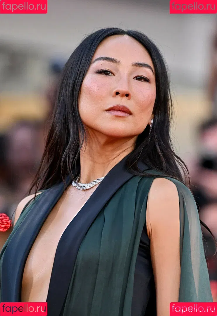 Greta Lee / g-leeboudoir / gretaleeunofficially Onlyfans Photo Gallery 