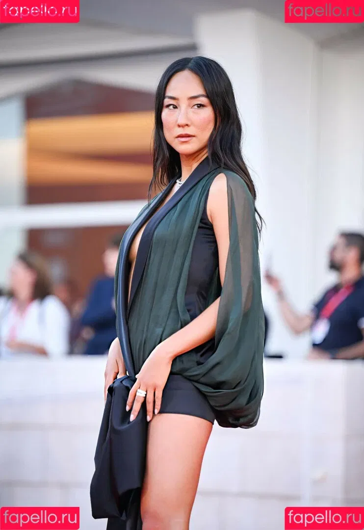 Greta Lee / g-leeboudoir / gretaleeunofficially Onlyfans Photo Gallery 