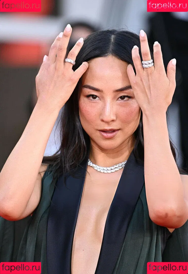 Greta Lee / g-leeboudoir / gretaleeunofficially Onlyfans Photo Gallery 