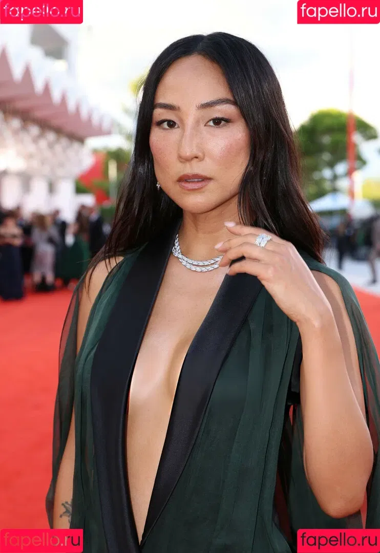 Greta Lee / g-leeboudoir / gretaleeunofficially Onlyfans Photo Gallery 