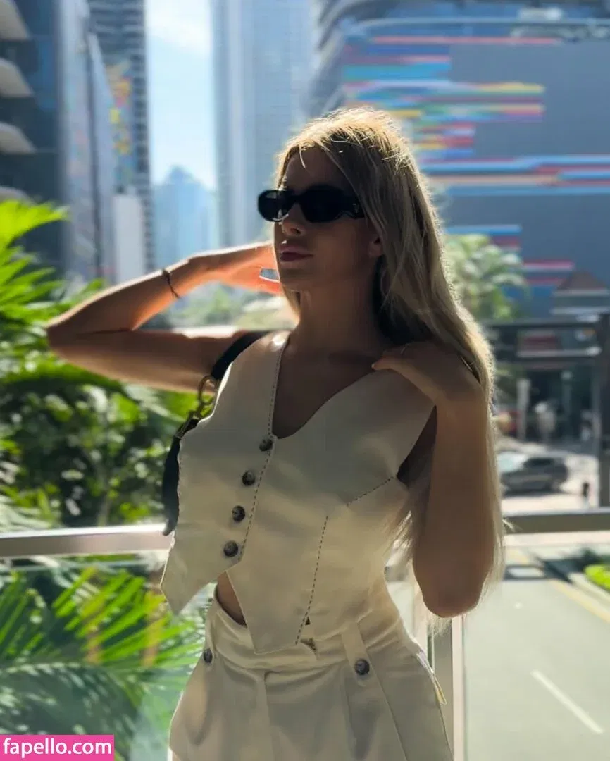 Ema Karter / emakarter / emakarter1 / mirunamilu01 Onlyfans Photo Gallery 