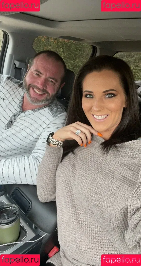 Brooke Blaze / brookeblazebb / hotwife_brookeblaze Onlyfans Photo Gallery 
