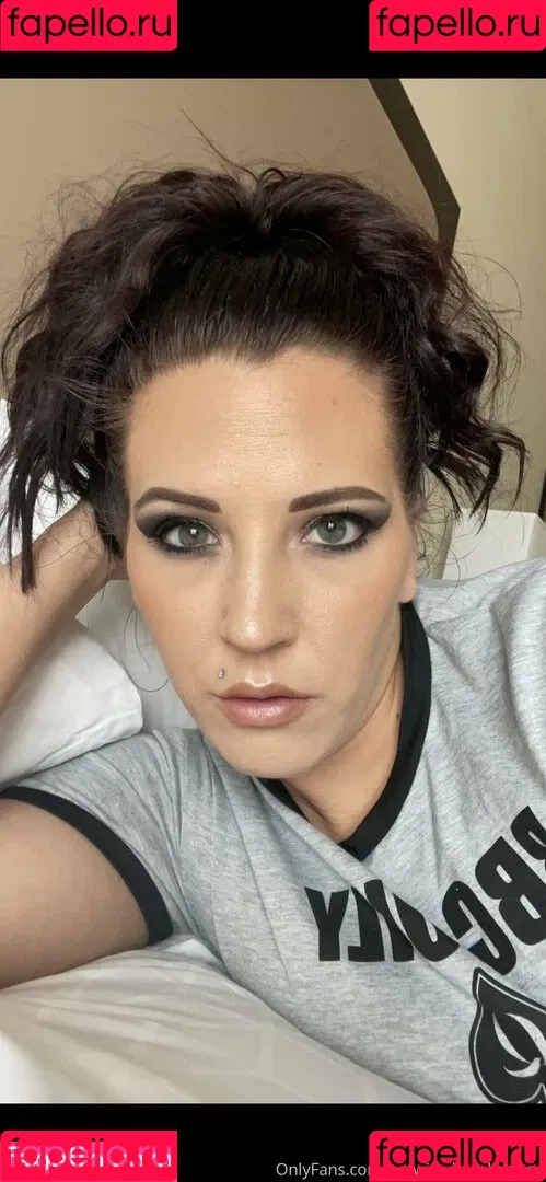 Brooke Blaze / brookeblazebb / hotwife_brookeblaze Onlyfans Photo Gallery 