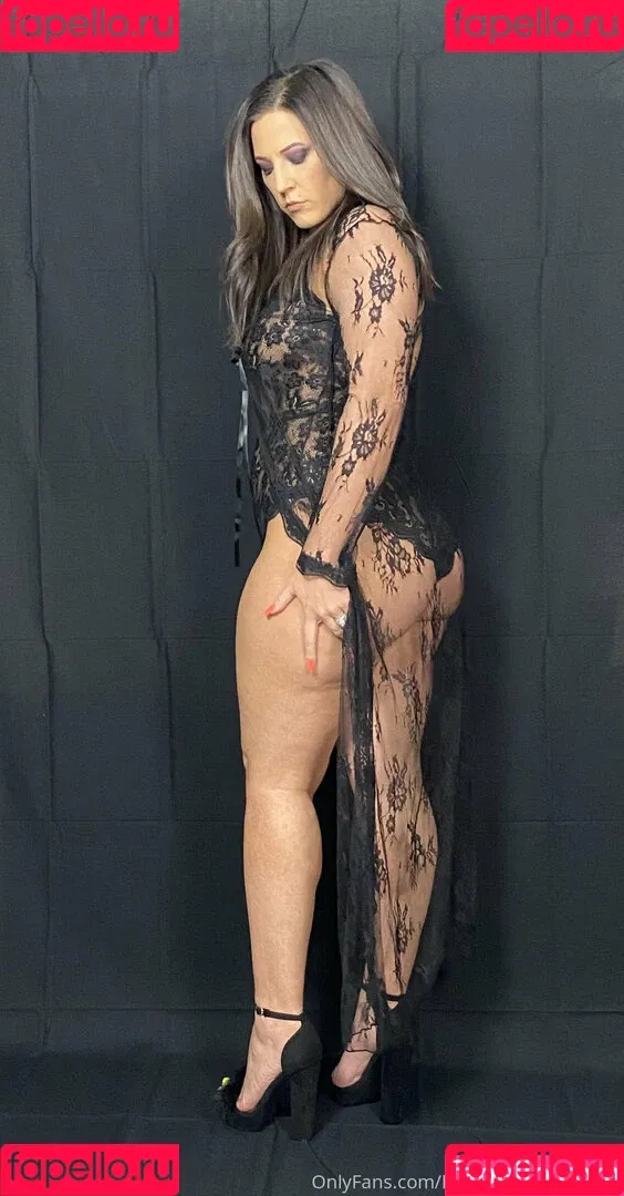 Brooke Blaze / brookeblazebb / hotwife_brookeblaze Onlyfans Photo Gallery 