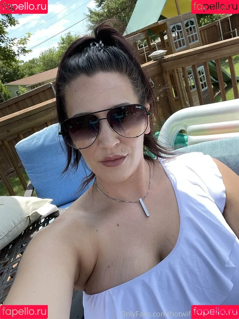 Brooke Blaze / brookeblazebb / hotwife_brookeblaze Onlyfans Photo Gallery 
