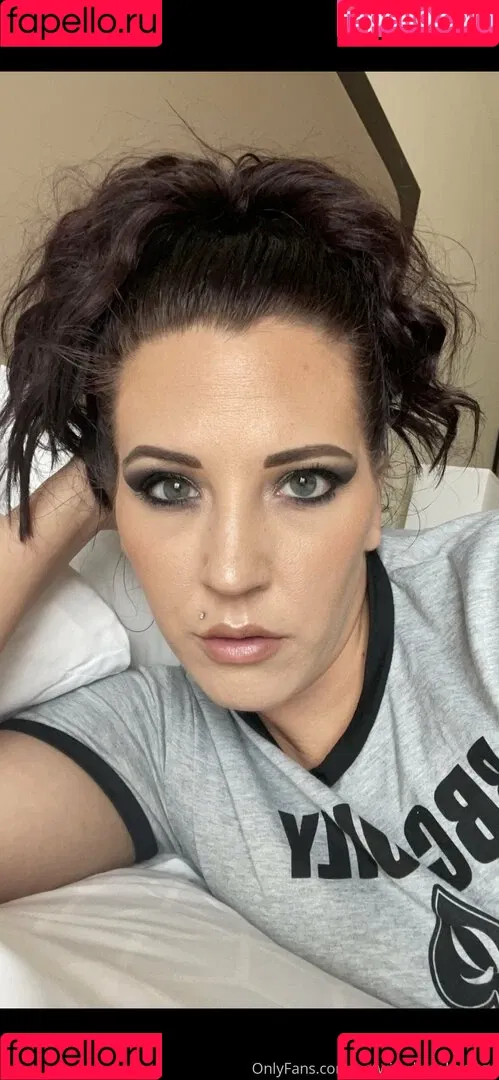 Brooke Blaze / brookeblazebb / hotwife_brookeblaze Onlyfans Photo Gallery 