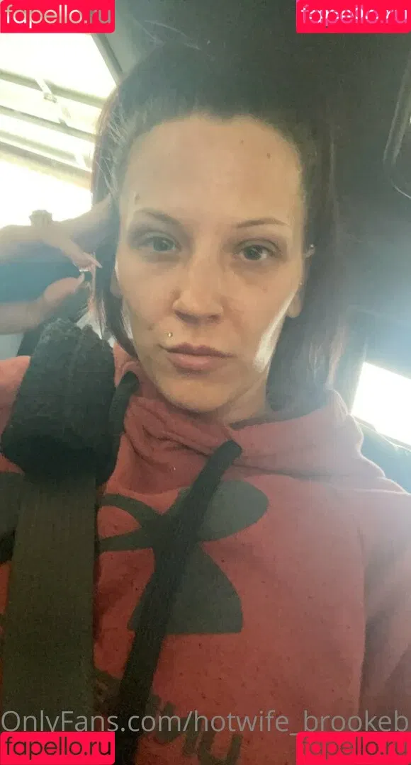 Brooke Blaze / brookeblazebb / hotwife_brookeblaze Onlyfans Photo Gallery 