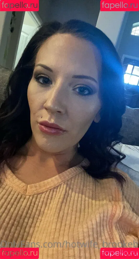 Brooke Blaze / brookeblazebb / hotwife_brookeblaze Onlyfans Photo Gallery 