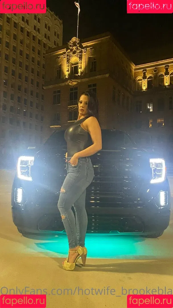 Brooke Blaze / brookeblazebb / hotwife_brookeblaze Onlyfans Photo Gallery 