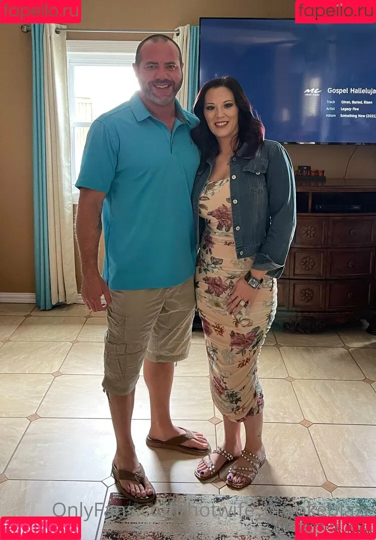Brooke Blaze / brookeblazebb / hotwife_brookeblaze Onlyfans Photo Gallery 