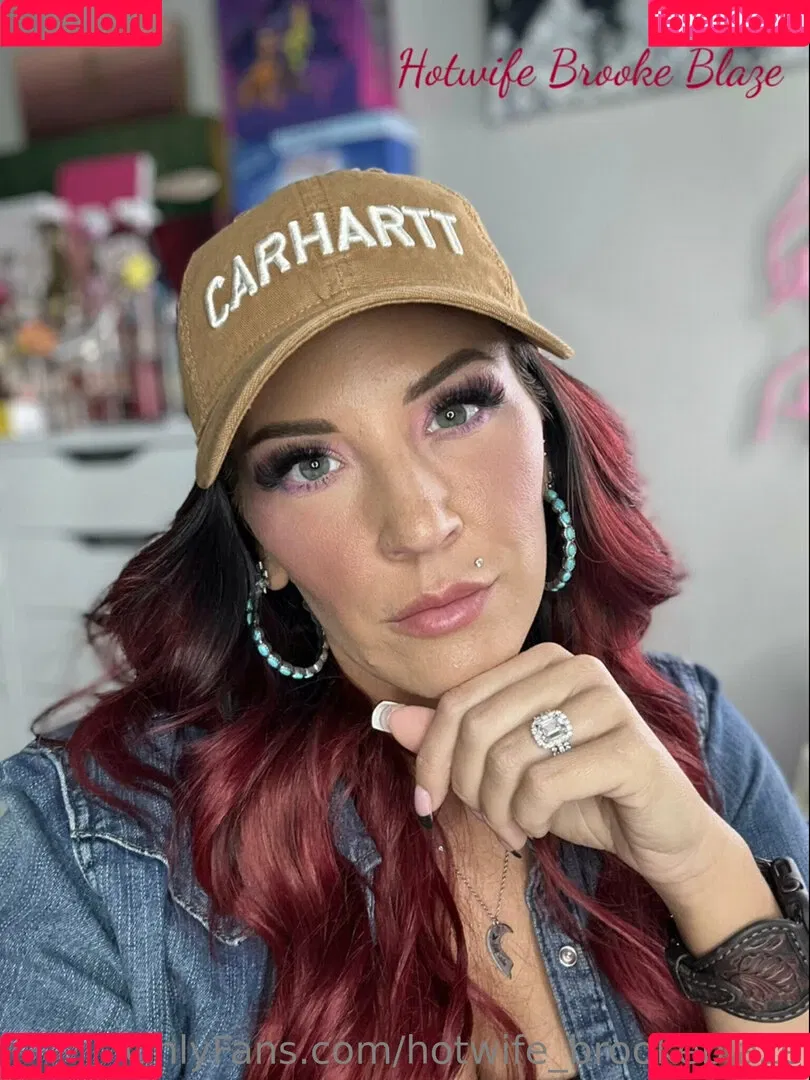Brooke Blaze / brookeblazebb / hotwife_brookeblaze Onlyfans Photo Gallery 