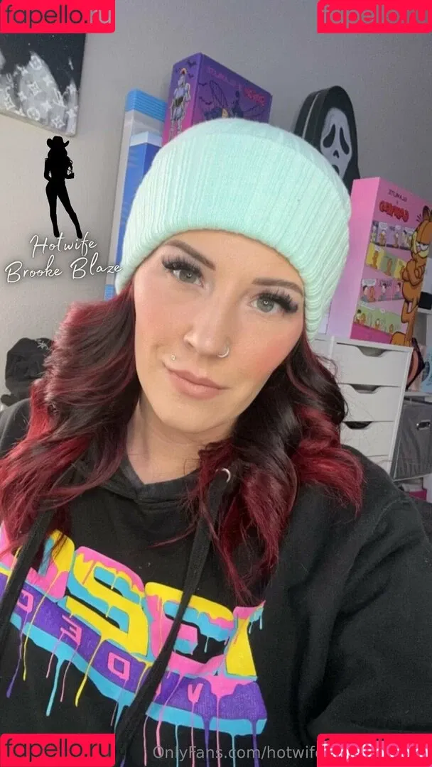 Brooke Blaze / brookeblazebb / hotwife_brookeblaze Onlyfans Photo Gallery 