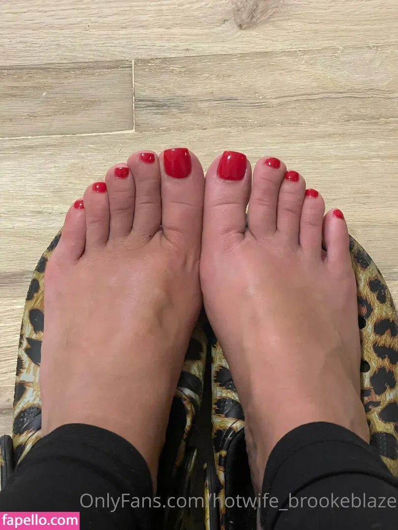 Brooke Blaze / brookeblazebb / hotwife_brookeblaze Onlyfans Photo Gallery 