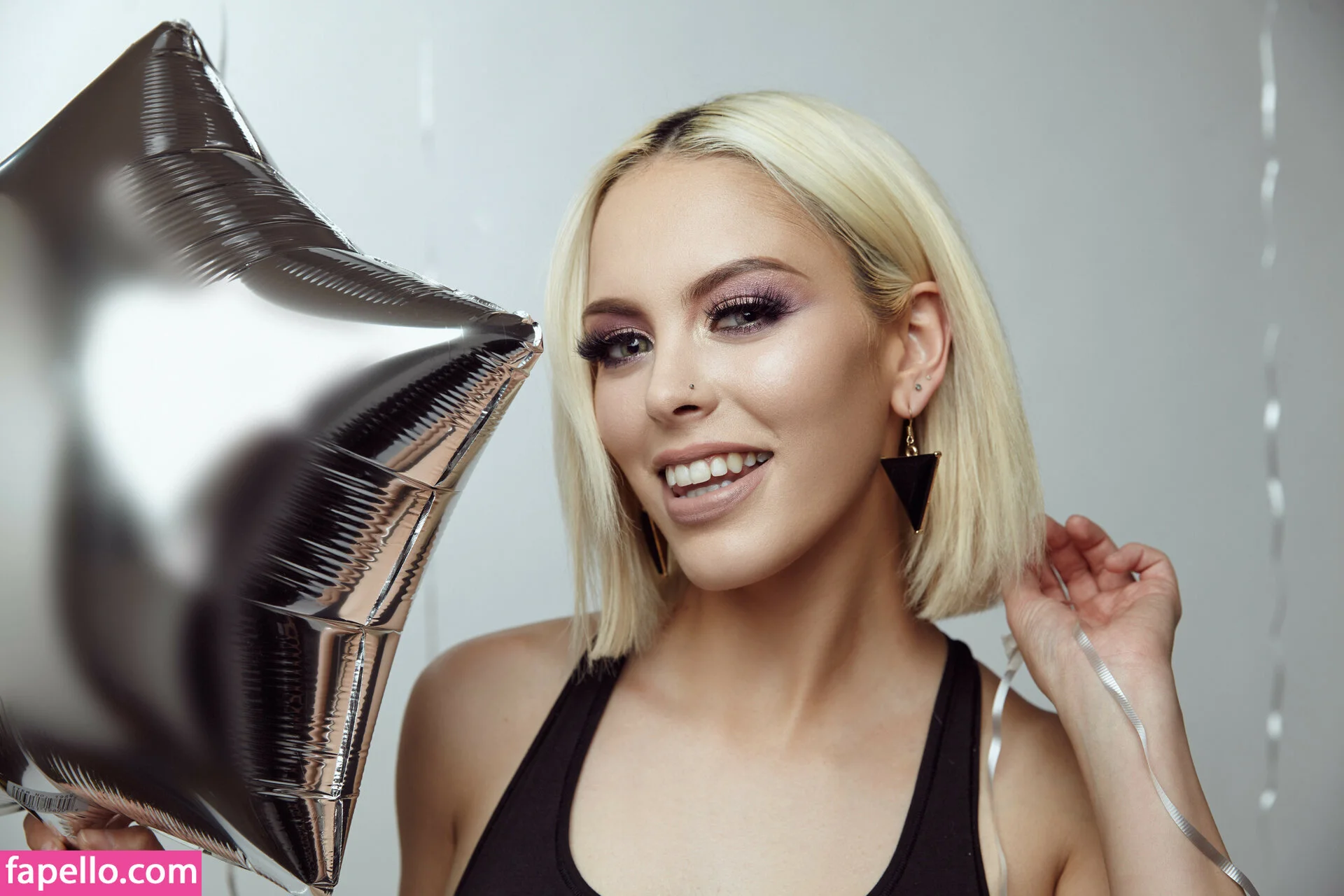 NadyaSonika Onlyfans Photo Gallery 