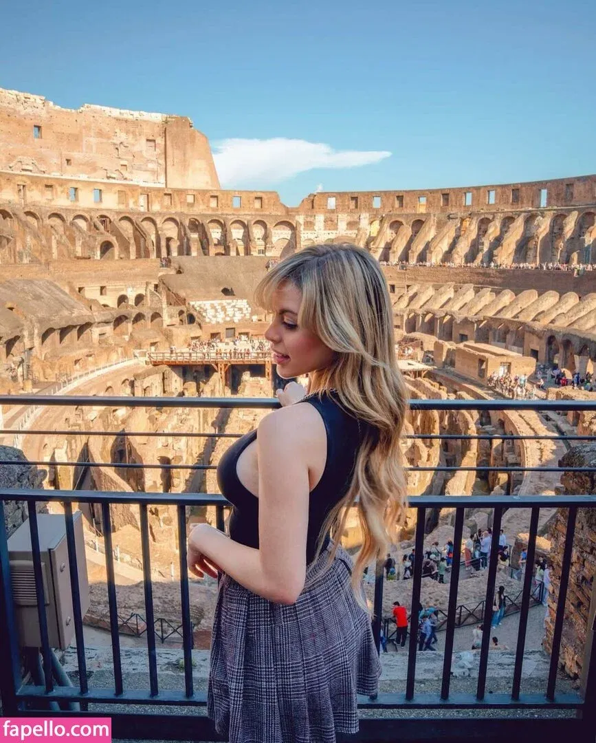 NadyaSonika Onlyfans Photo Gallery 