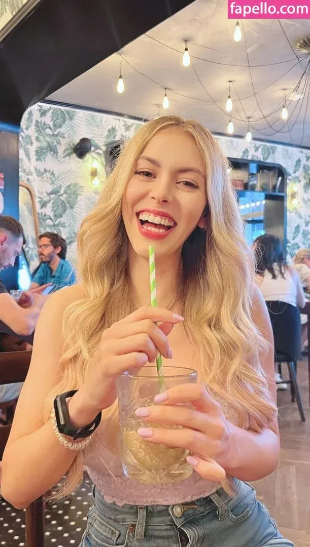 NadyaSonika Onlyfans Photo Gallery 