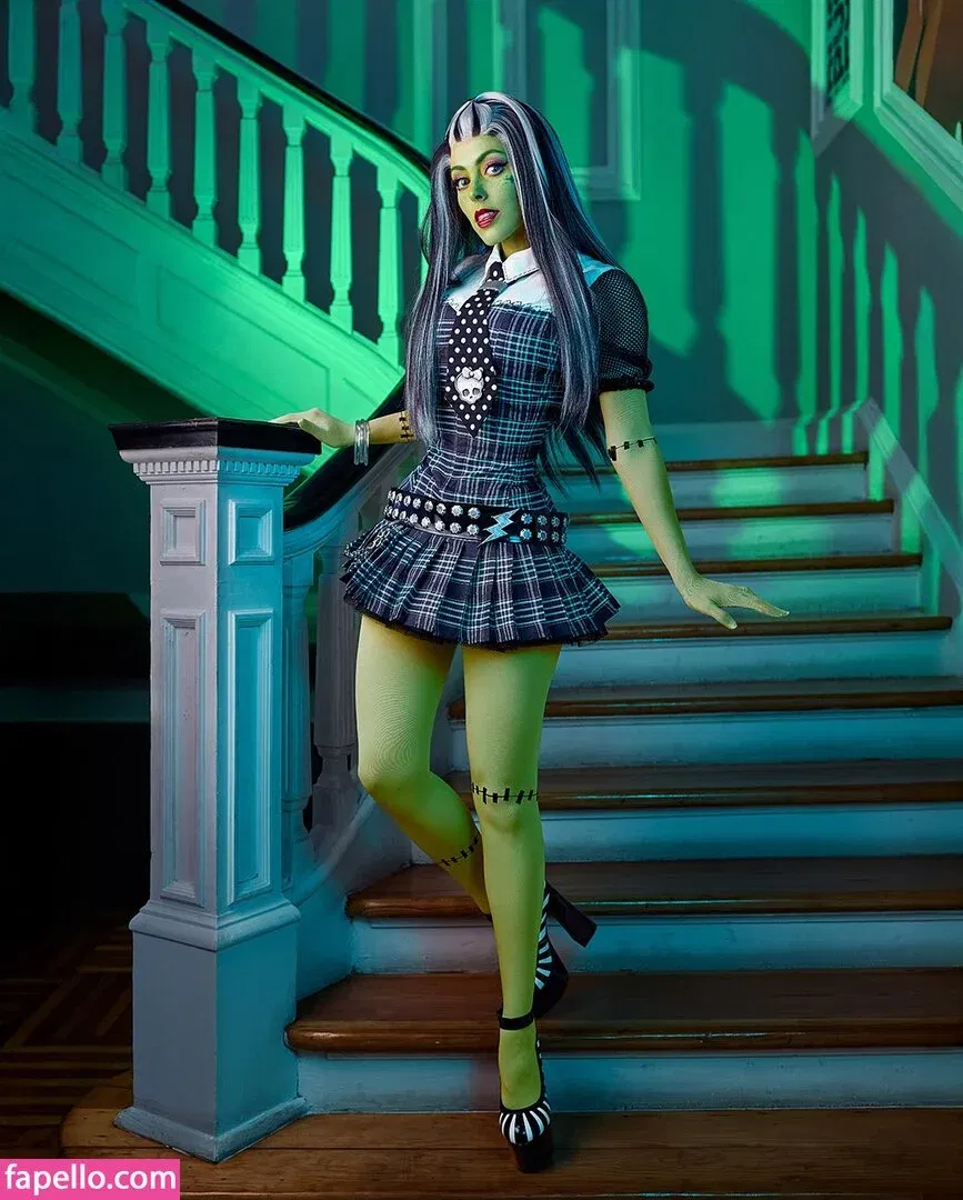 NadyaSonika Onlyfans Photo Gallery 