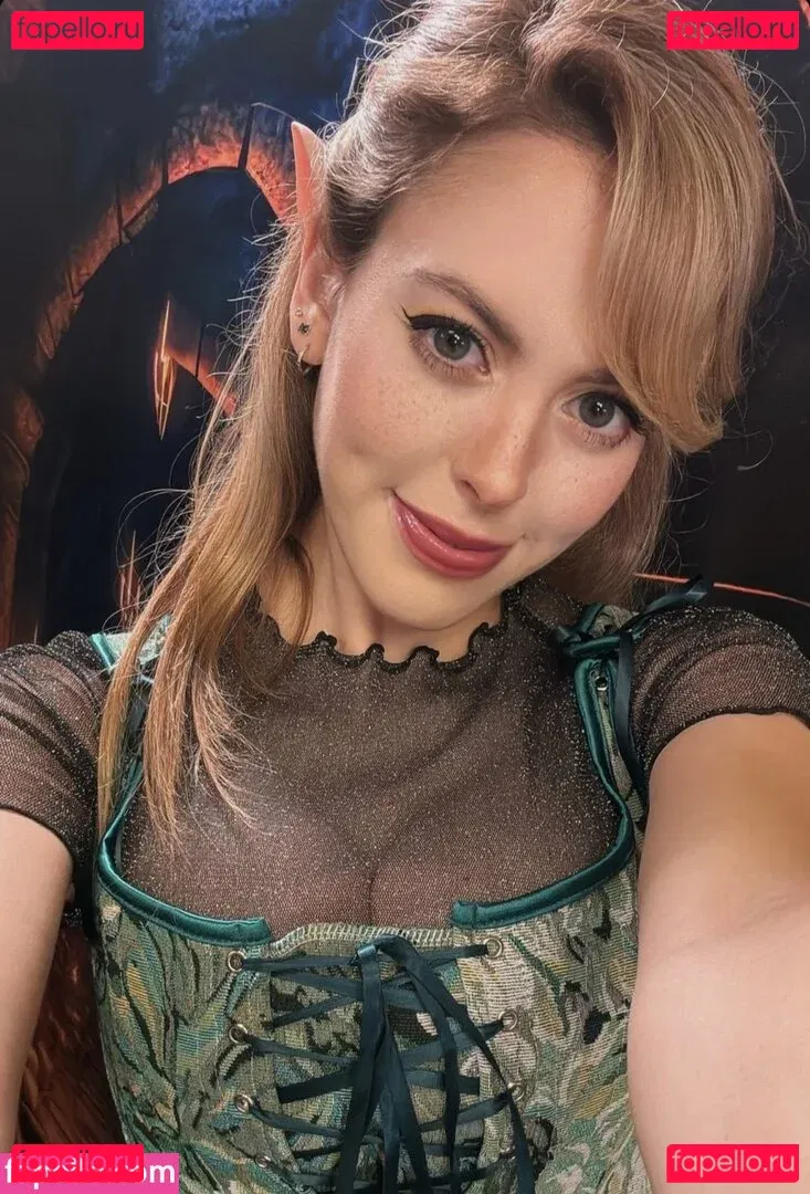 NadyaSonika Onlyfans Photo Gallery 