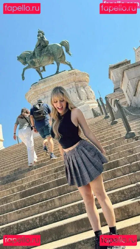 NadyaSonika Onlyfans Photo Gallery 