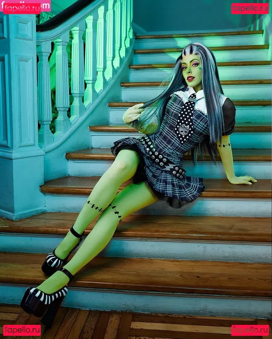 NadyaSonika Onlyfans Photo Gallery 